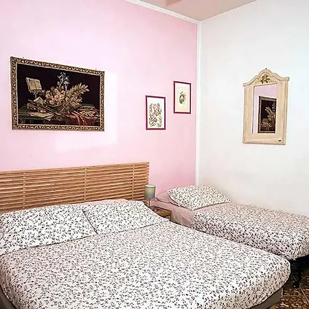 Bed & Breakfast Pisaland 3*
